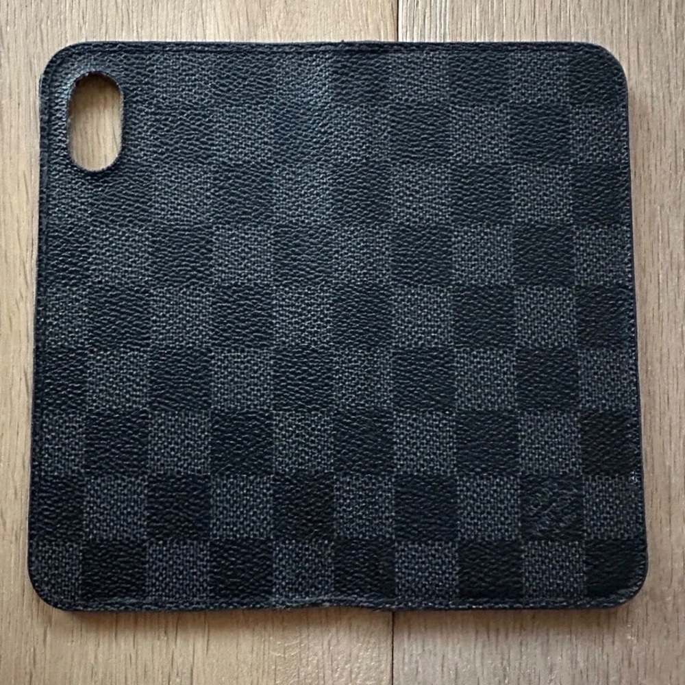 *SOLD * AUTHENTIC Louis Vuitton Folio Case for iPhone X/XS Damier!